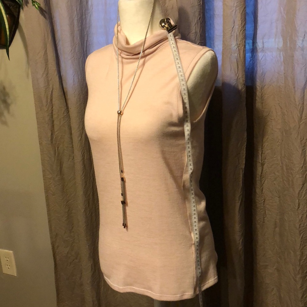 Banana Republic Pink Sleeveless turtle neck Med